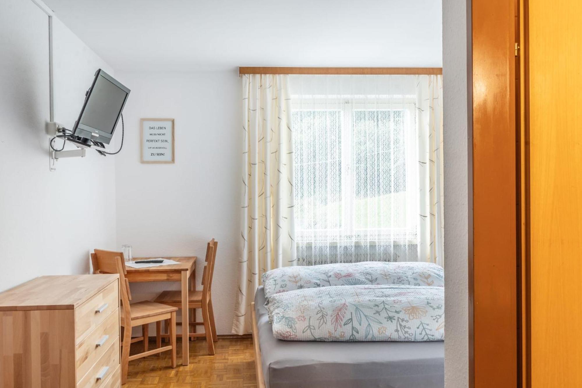 Pension Stein Göfis Habitación foto